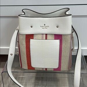 kate spade White and Pink Crossbody Bag with Color-Blocking